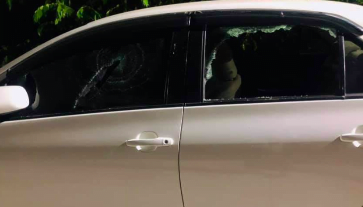 Sebuah kereta milik penduduk tempatan mengalami kerosakan teruk yang dipercayai dilakukan individu tidak bertanggungjawab