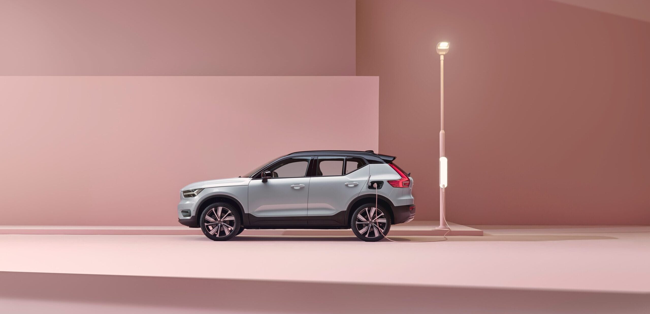 Volvo XC40 Recharge bukan sahaja mempunyai ciri keselamatan tinggi malah, mempunyai kuasa enjin yang terbaik