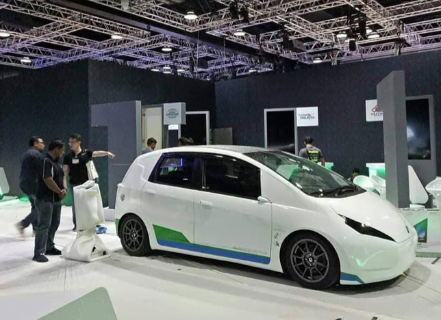 Kereta elektrik keluaran EV Innovations dikatakan mampu bergerak sejauh 300 kilometer dengan sekali pengecasan