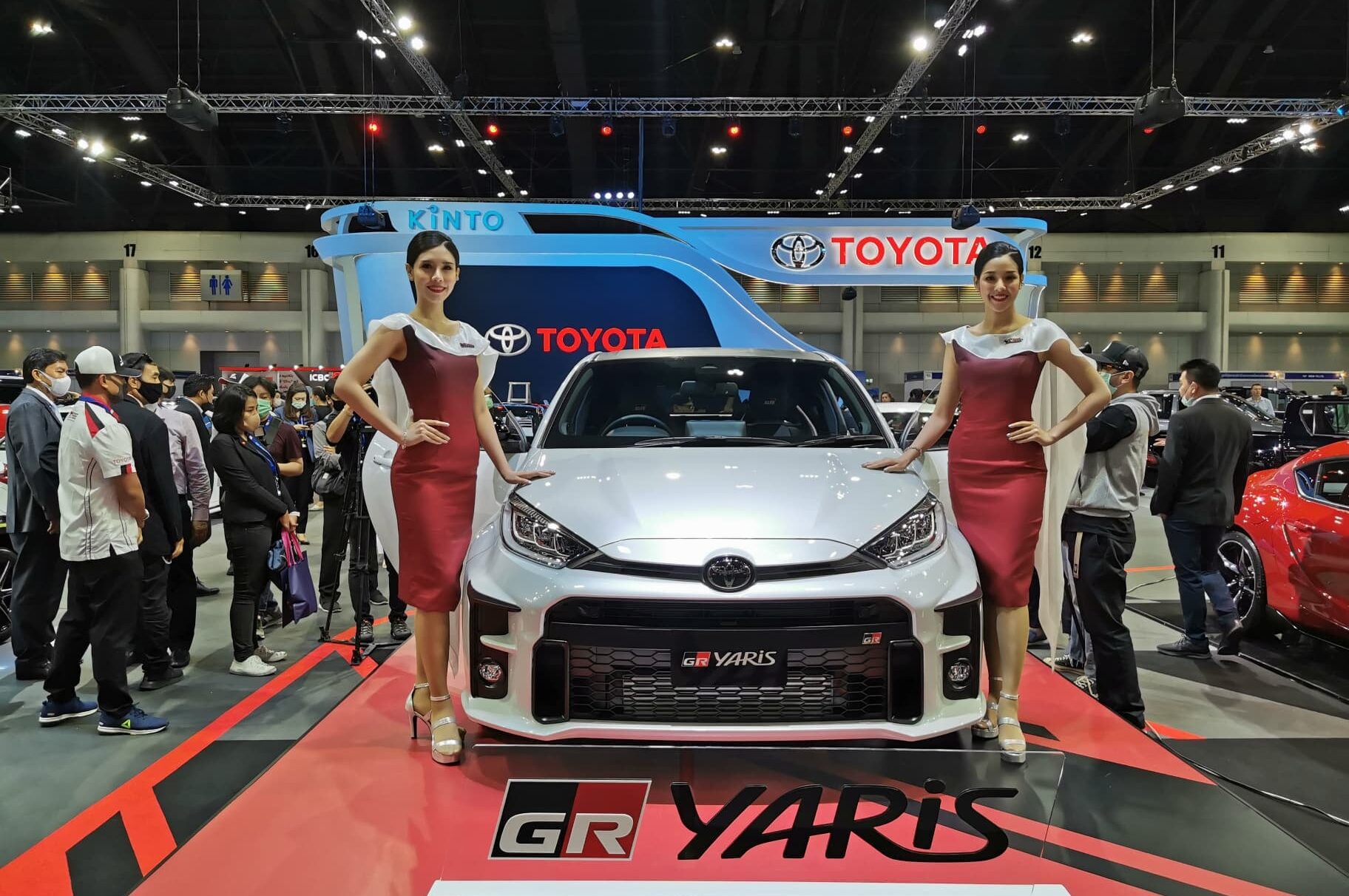 GR Yaris ketika dipertontonkan dalam satu pameran kenderaan