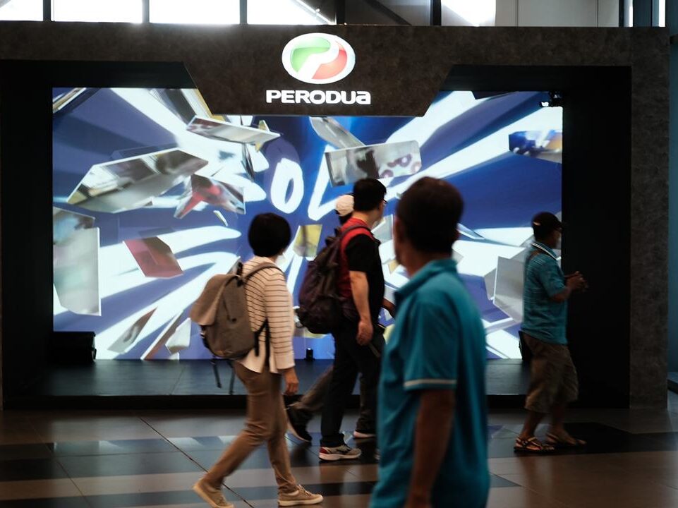 Perodua mengingatkan orang ramai sentiasa dapatkan maklumat menerusi pengedar jualan dan servis yang sah. - Foto Facebook/Perodua