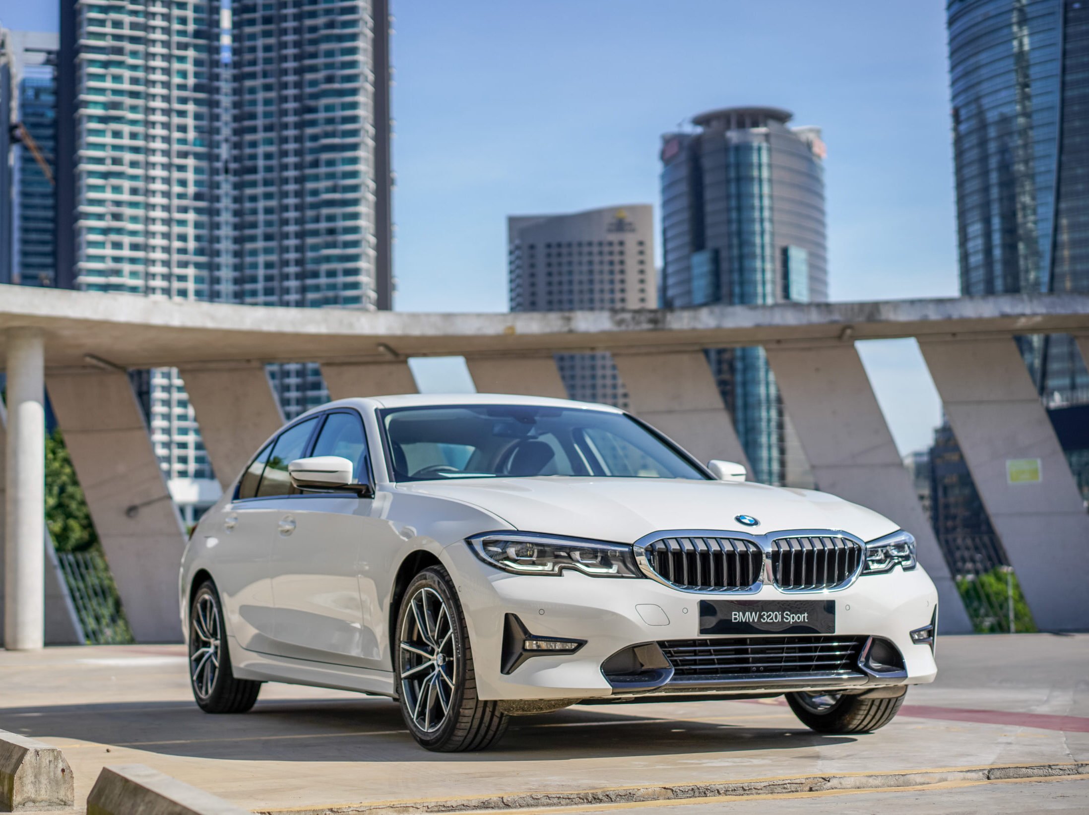 Rekaan luar BMW 320i baharu menyerlahkan gaya eksklusif. - Foto oleh BMW Malaysia