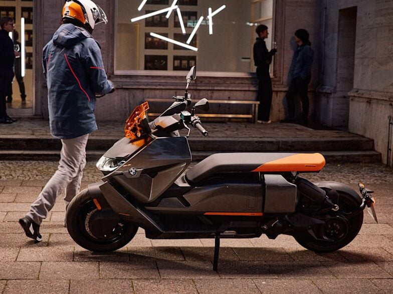 Rekaan skuter BMW terbaharu yang menampilkan ciri-ciri futuristik. - Foto ihsan BMW