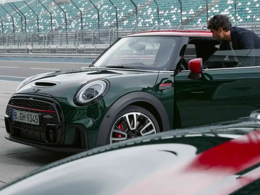 Mini John Cooper Works mempunyai rekaan yang cukup 'memukau'. - Foto oleh Mini