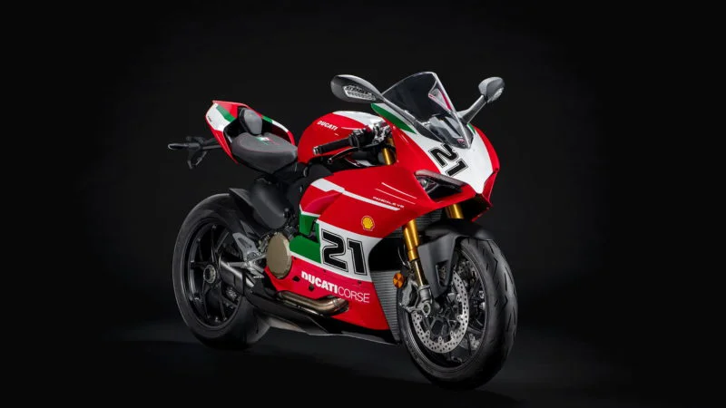 Troy-Bayliss-04-Gallery-Beauty-1920×1080