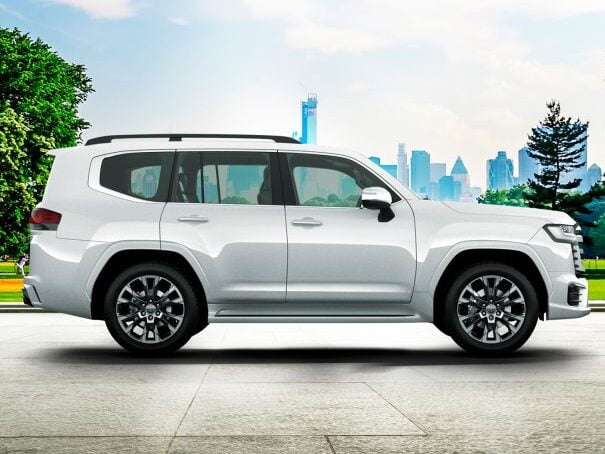 210804-toyota-land-cruiser.v004.png