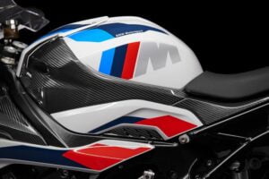 bmw m1000 rr 10