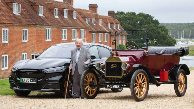 ford 101 tahun 02