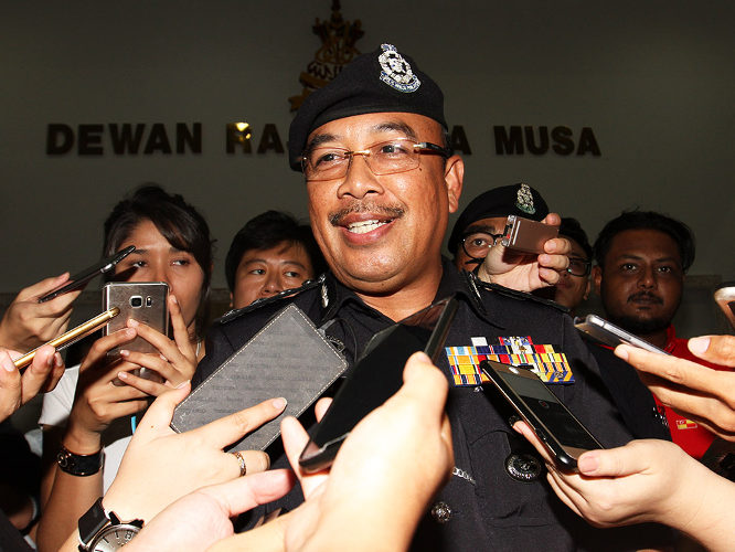 Ketua Polis Kelantan Datuk Shafien Mamat meminta orang ramai mematuhi prosedur operasi standard (SOP) Covid-19. - Foto ihsan Malay Mail