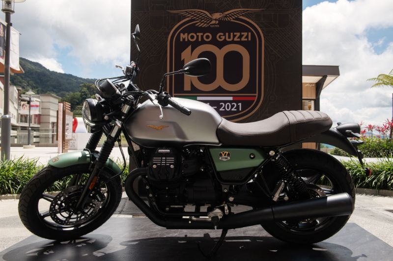 moto guzzi v7 stone centenario 2021 05