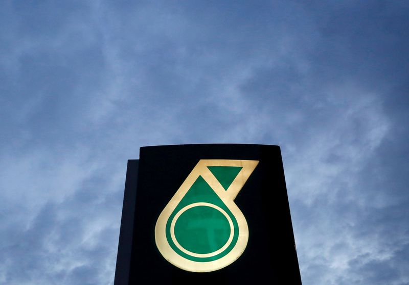 Petronas sentiasa melakukan kerja amal membantu golongan memerlukan. - Foto ihsan Malay Mail