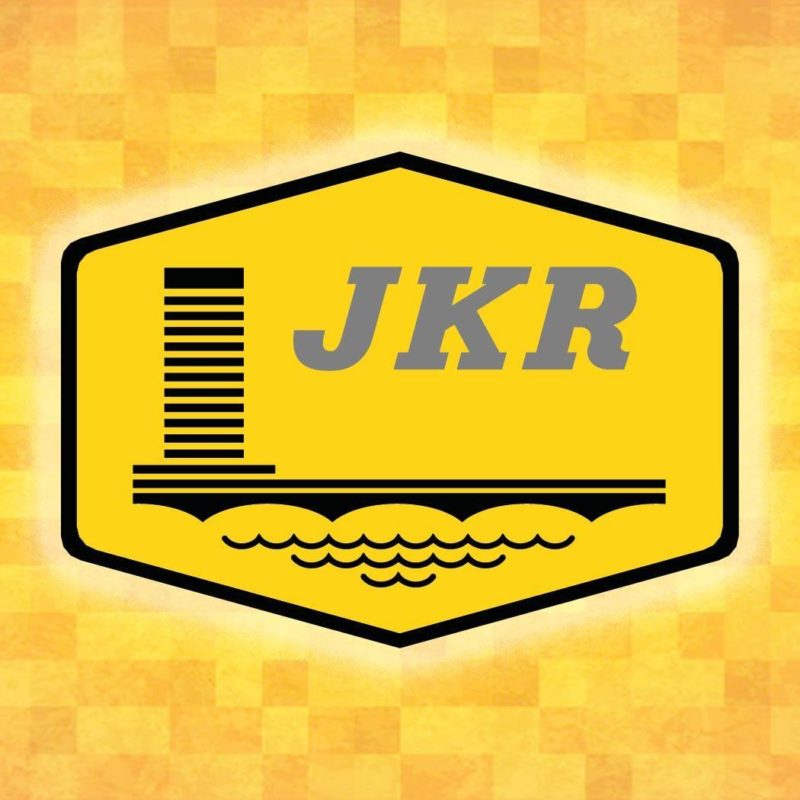 Jabatan Kerja Raya (JKR) menasihati pengguna jalan raya berhati-hati susulan insiden tanah runtuh. - Foto ihsan Facebook/JKR
