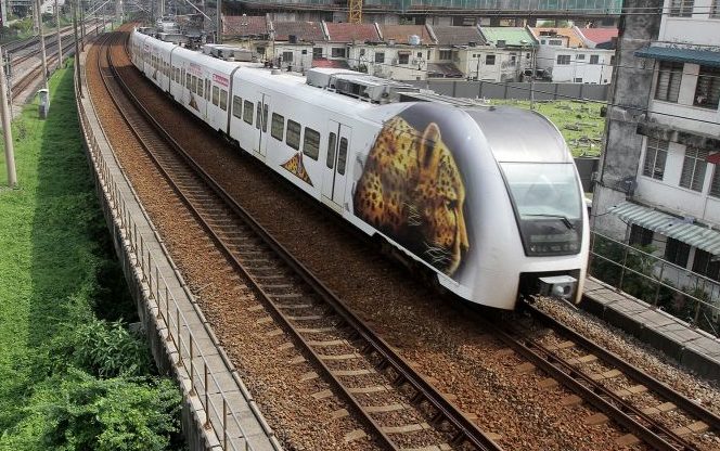 Perkhidmatan kereta api KLIA Ekspres dan KLIA Transit sebelum ini digantung sementara susulan perintah kawalan pergerakan penuh susulan peningkatan kes Covid-19. - Foto ihsan Malay Mail