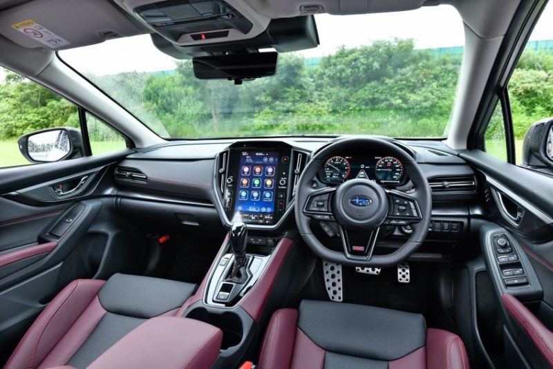 Ruangan kokpit yang cukup canggih. - Foto ihsan Subaru