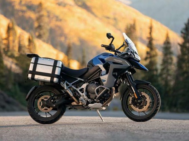 Triumph 1200 2022 GT Explorer bukan sahaja mempunyai rekaan menawan malah, enjinnya juga cukup berkuasa. - Foto ihsan Triumph