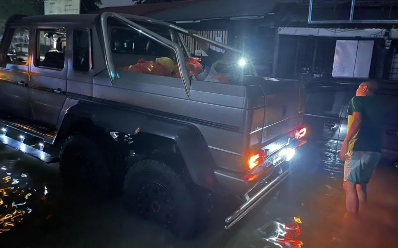 brabus g700 6×6 banjir