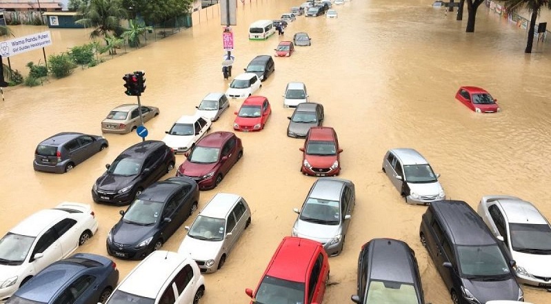 kereta banjir