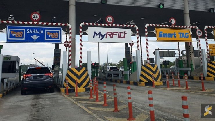 Pengenalan Lorong Identifikasi Frekuensi Radio (RFID) antara inisiatif baik daripada PLUS untuk mengurangkan kesesakan di plaza tol. - Foto ihsan PLUS