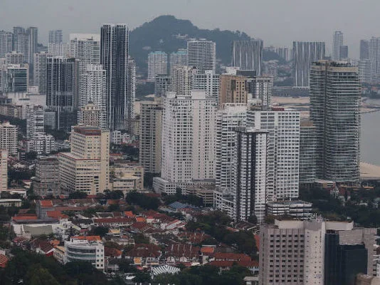 Pulau Pinang antara lokasi popular buat para pelancong setiap kali musim cuti. - Foto ihsan Malay Mail