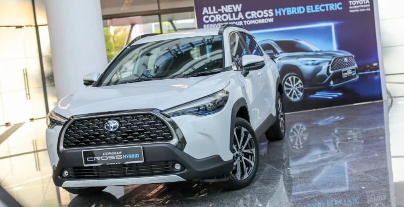 toyota corolla cross hybrid showroom 2022 03