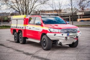 toyota hilux 6×6 02