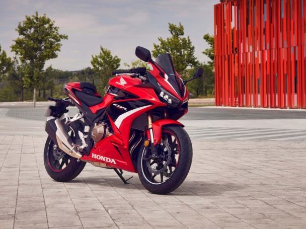 Honda CBR500R 2022 kelihatan lebih 'garang' dengan sistem suspensi lebih baik daripada Showa. - Foto ihsan Honda