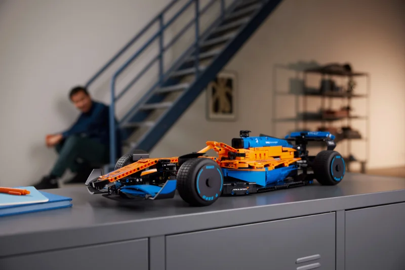 lego technic mclaren f1 2022 01