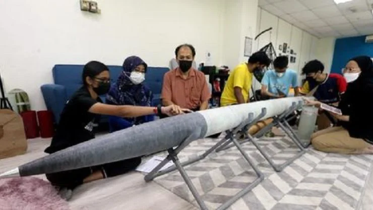 roket hebat usm