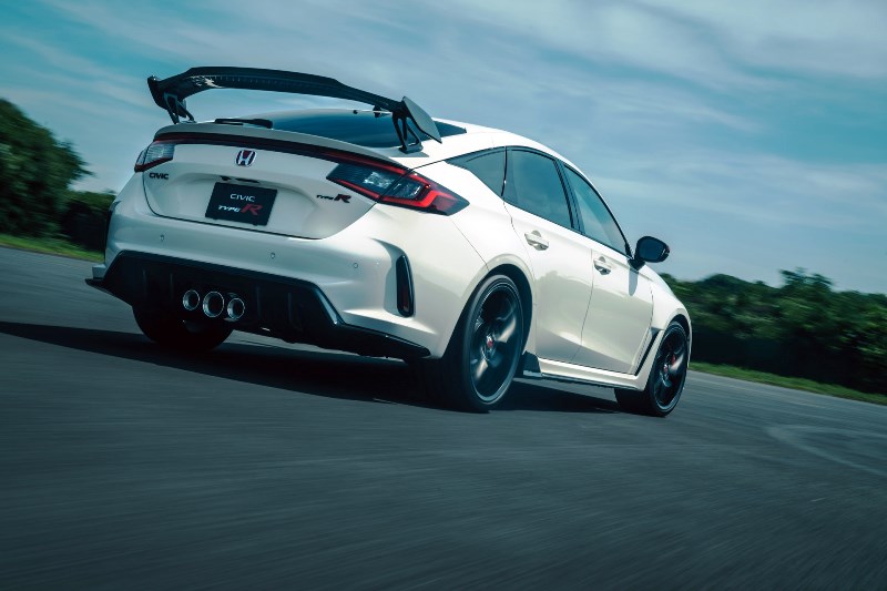 Honda Civic Type R FL5 Honda Access 02