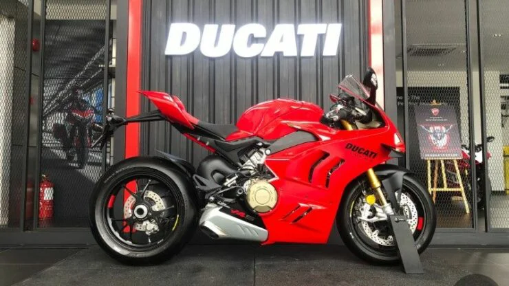 ducati panigale v4s 2022 14