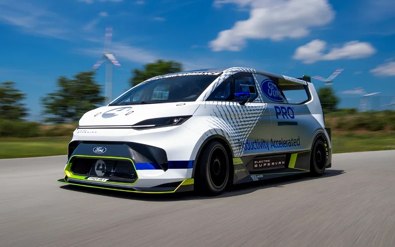 ford pro electric supervan 01