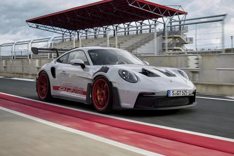 Porsche 911 GT3 RS (992) 01
