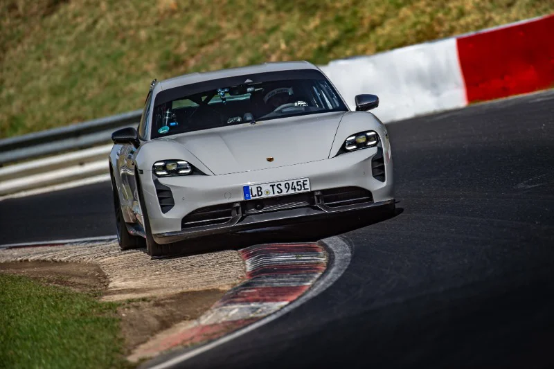porsche taycan turbo s nurburgring 03