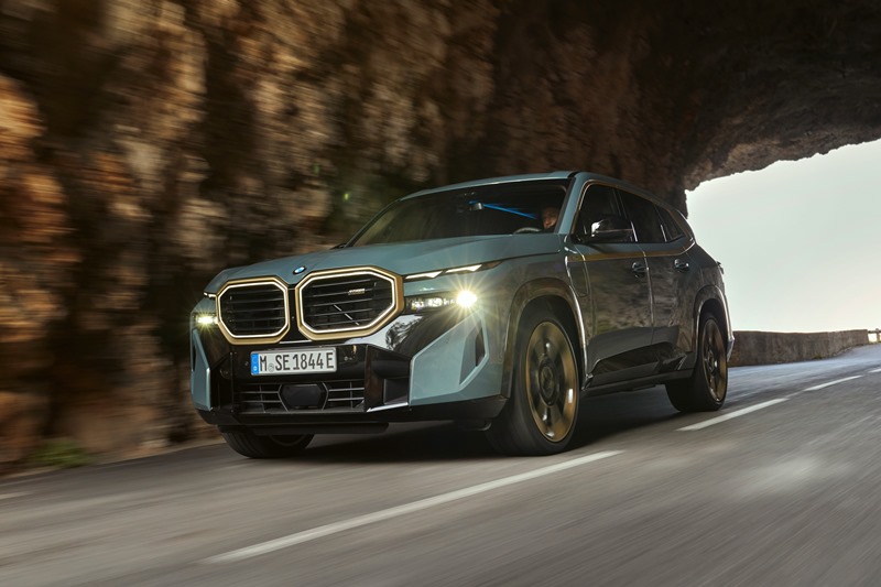 BMW XM 05