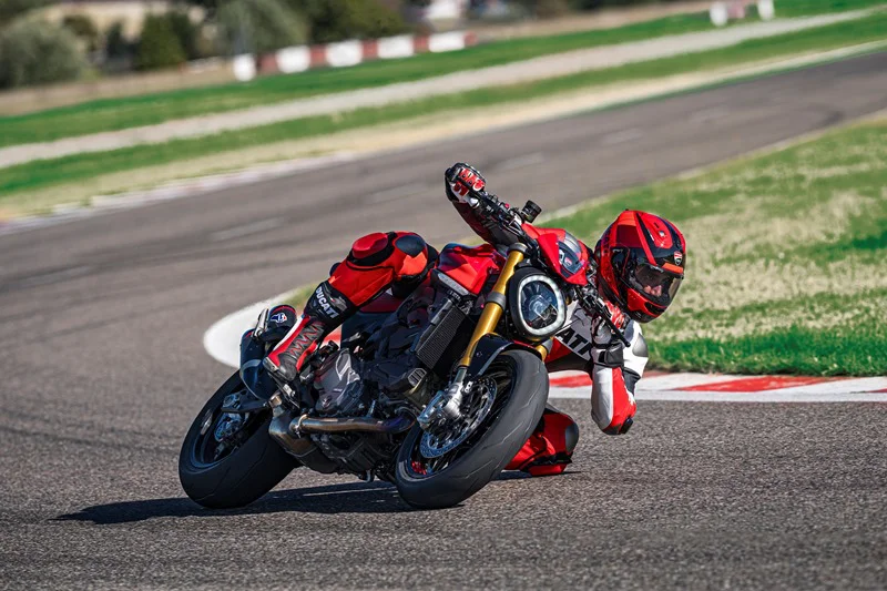 MY23_Ducati_Monster_SP _77__UC426722_Mid