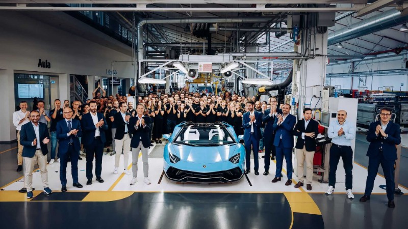 lamborghini aventador tamat produksi 02