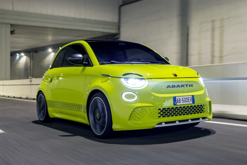 Abarth 500e 08