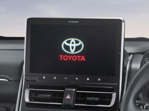 toyota innova zenix 2023 06