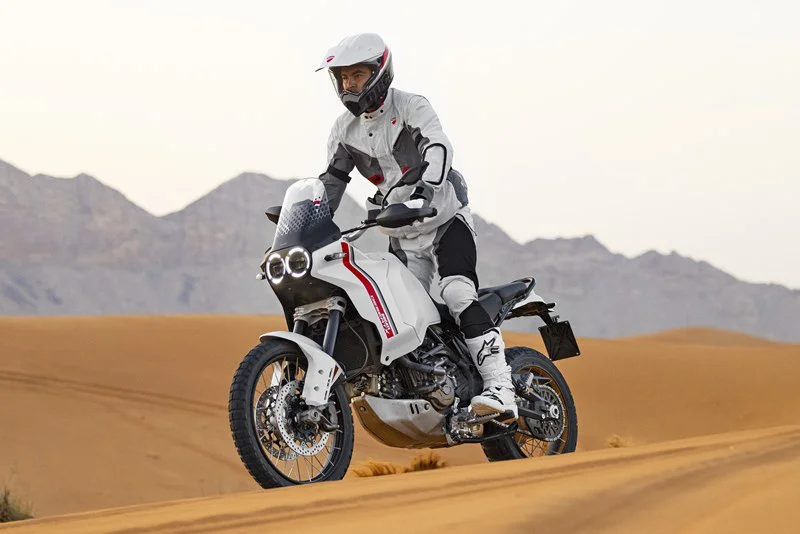 MY22_Ducati_DesertX _92__UC356423_High