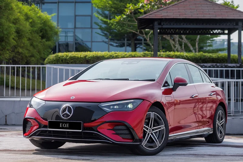 Mercedes-EQE 350+ 01