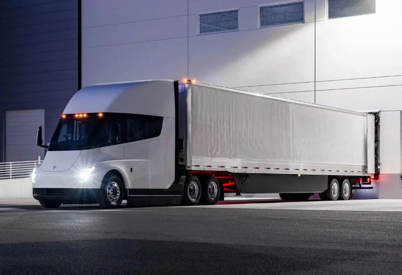 Tesla Semi 01
