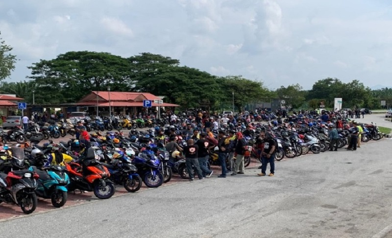 konvoi motosikal