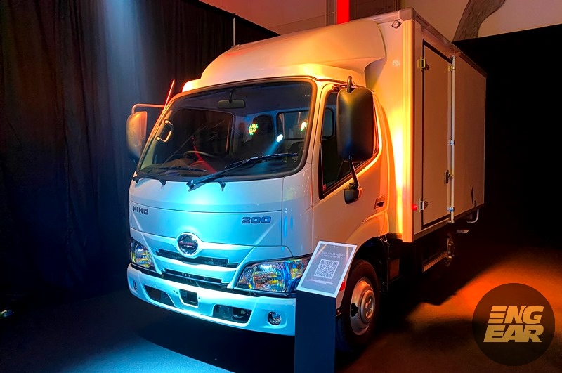 Hino 200 Series 02