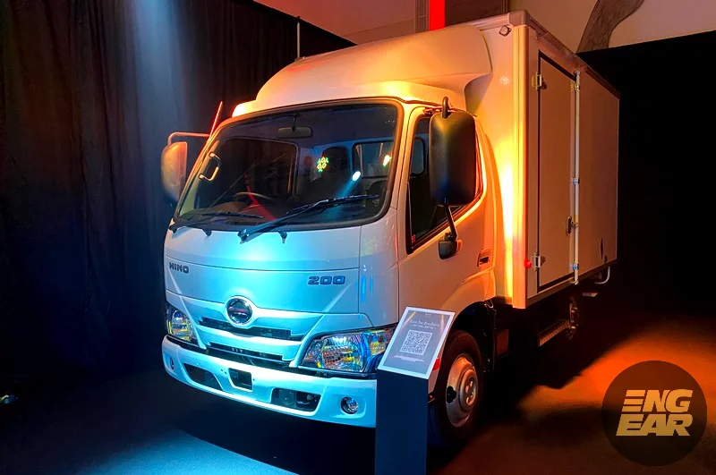 Hino 200 Series 02