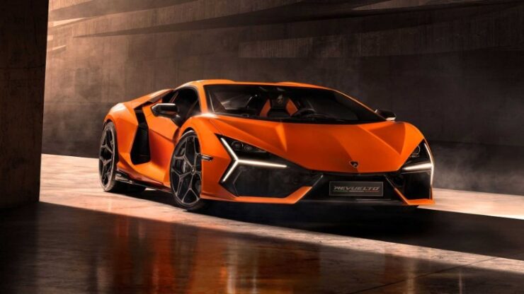 lamborghini revuelto 04