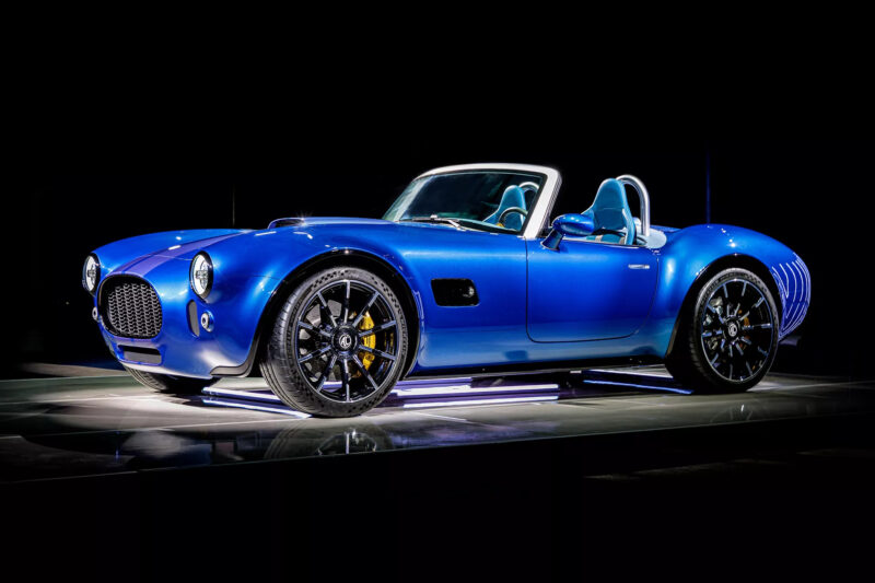 AC Cobra GT Roadster 01
