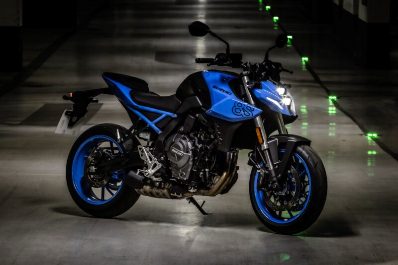 Suzuki GSX-8S 04