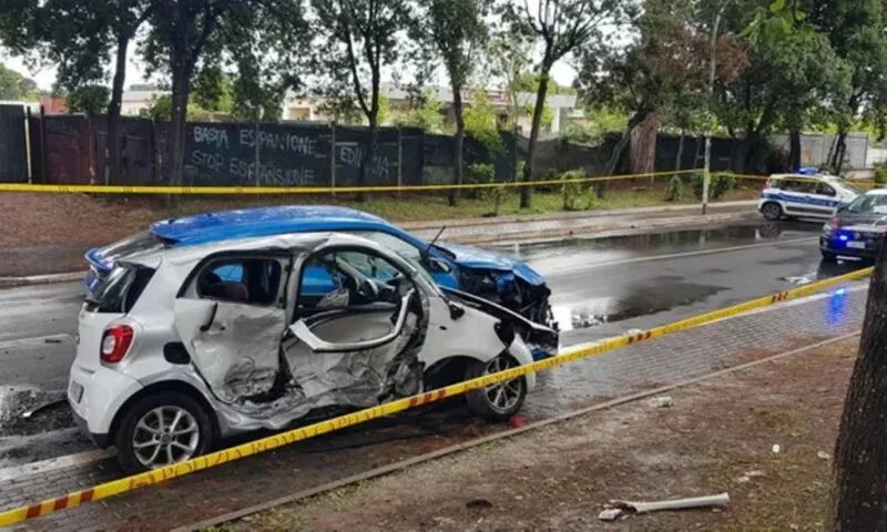 kemalangan lamborghini urus smart forfour
