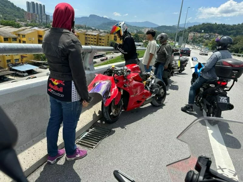 kemalangan maut jatuh flyover SUKE
