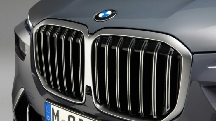 P90457312_highRes_the-new-bmw-x7-04-20